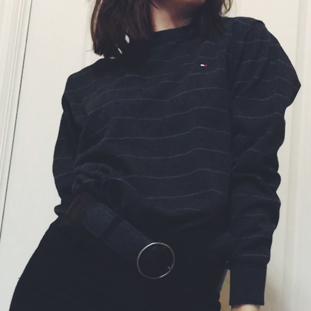 Dark gray striped Tommy Hilfiger sweater 👑♥️